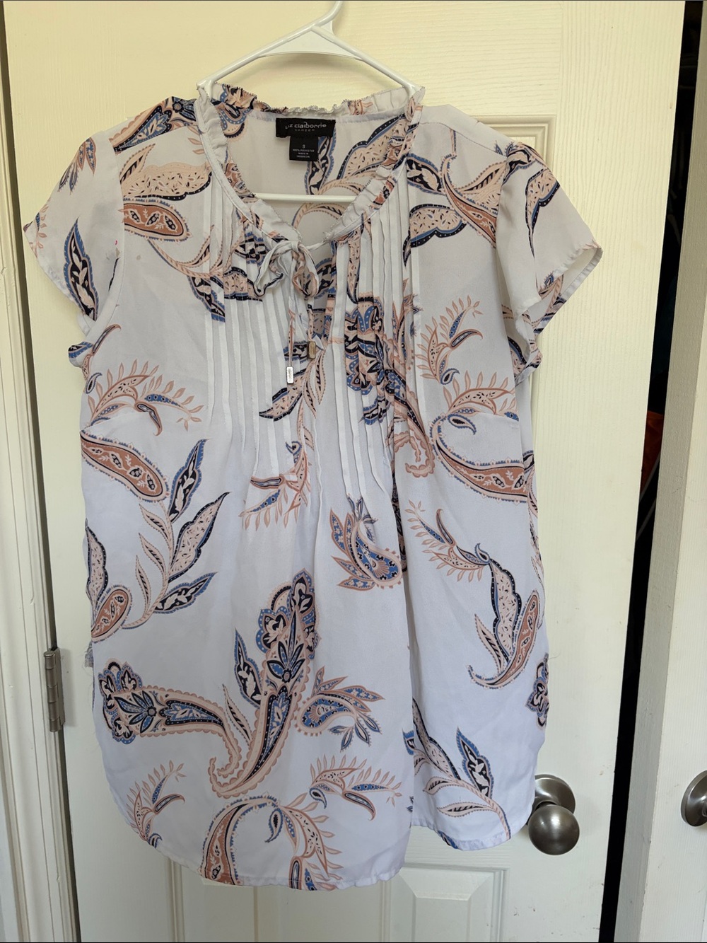 Liz Claiborne White Paisley Tie-Neck Pintuck Blouse with Blue and Tan Accents